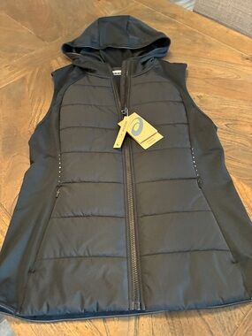 NWT - Asics Black Quilted Hoodie Vest - Size Medium